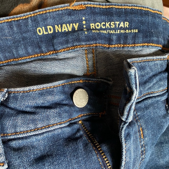 Old Navy Rockstar jeans - Picture 3 of 3